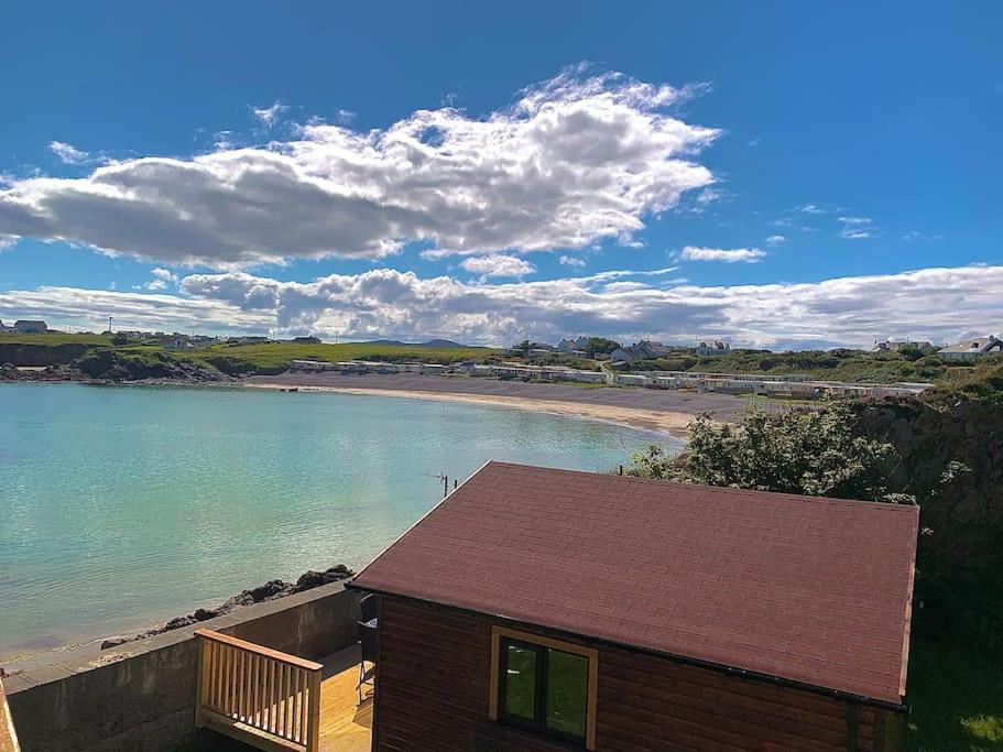 Cosy Portmor Log Cabin- Sea Views, Deck & Relaxation Malin Head 외부 사진