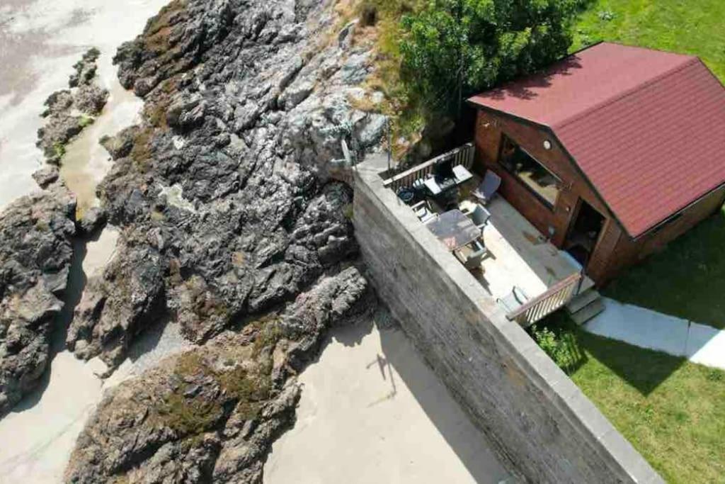 Cosy Portmor Log Cabin- Sea Views, Deck & Relaxation Malin Head 외부 사진